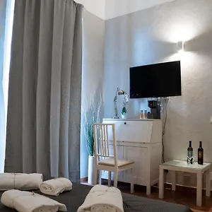 *** Bed & Breakfast Bb Maison Pirandello Italia